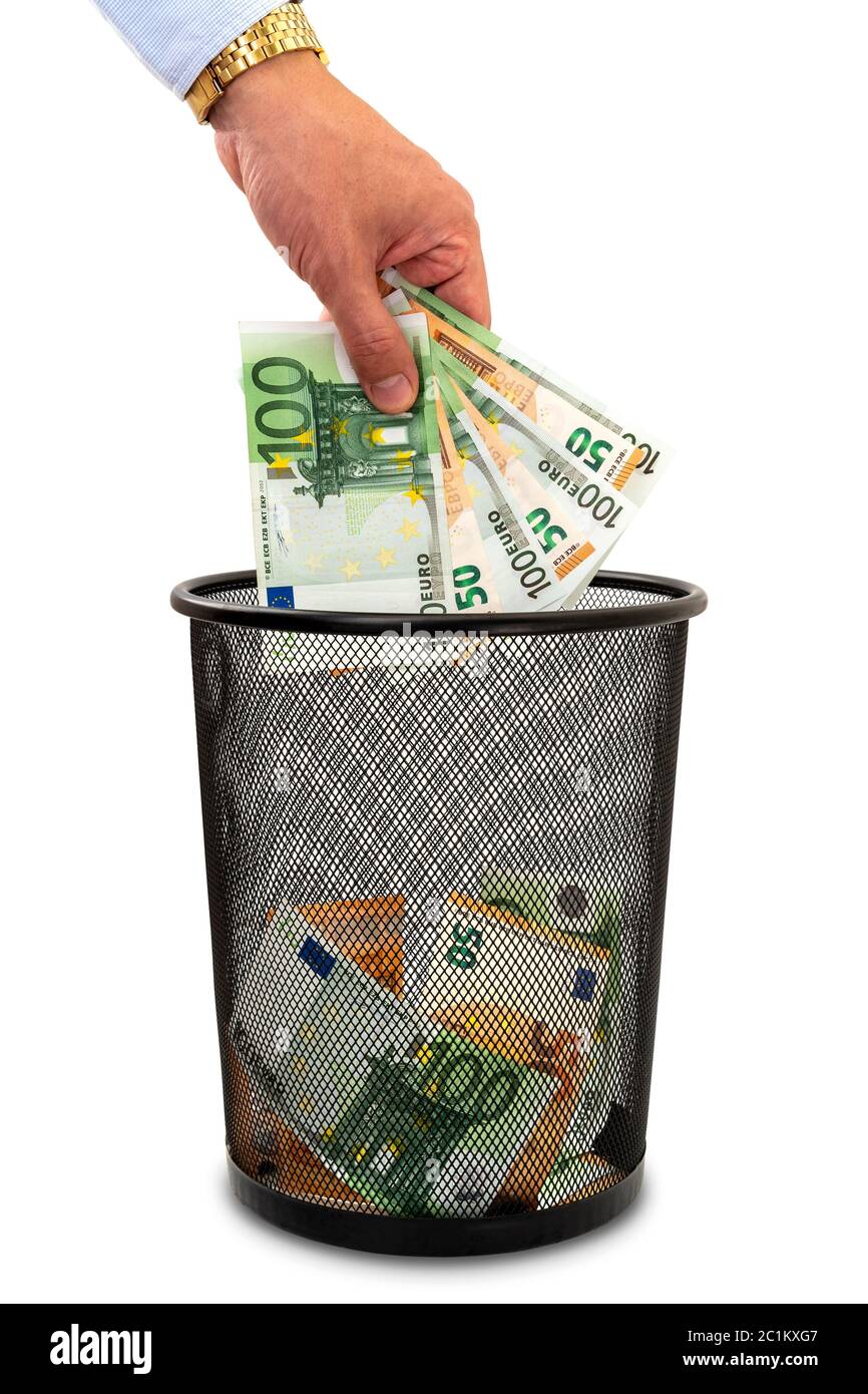 tirar-dinero-a-la-basura-2c1kxg7
